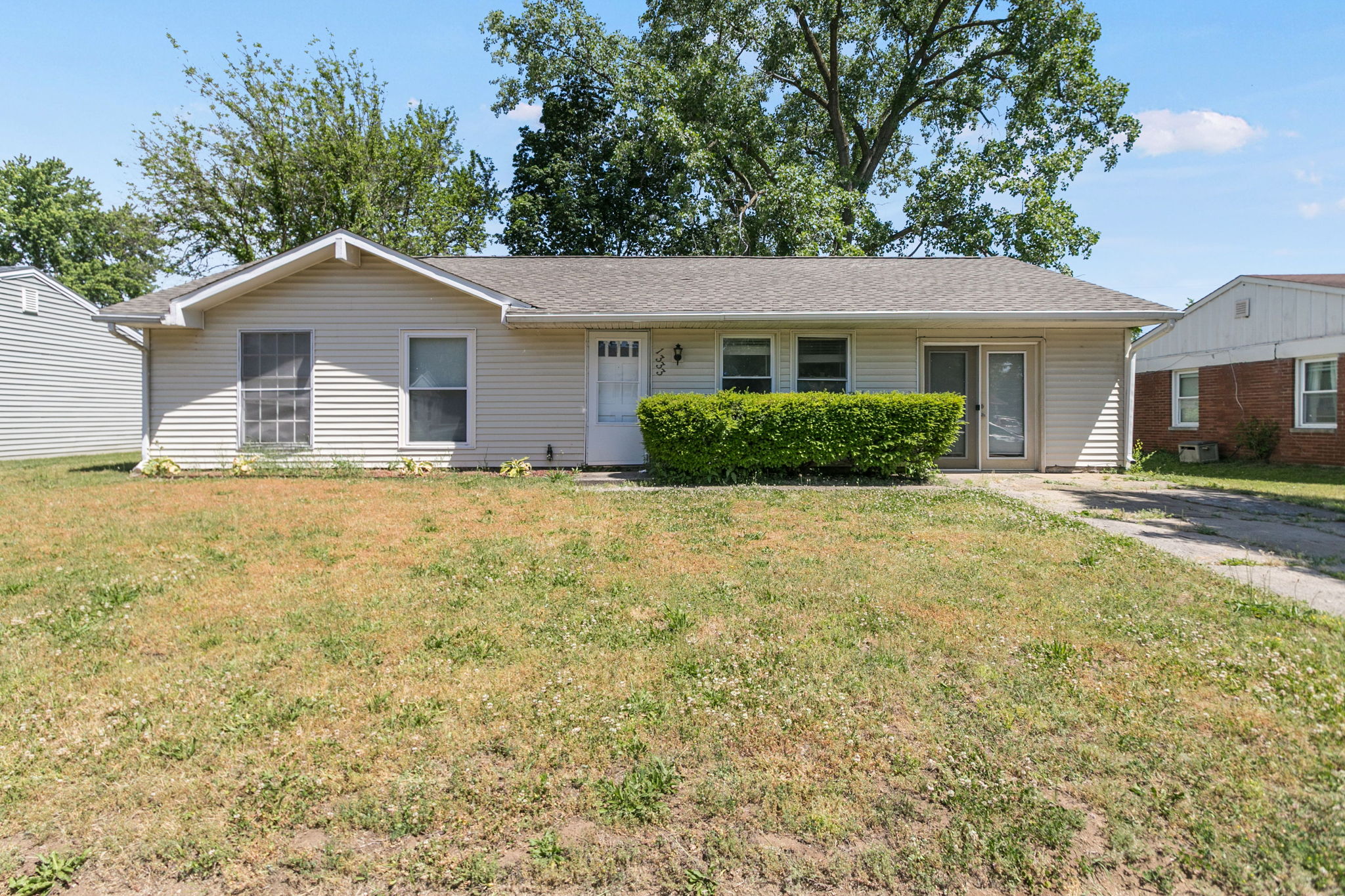 1333 W Southlea Dr, South Bend